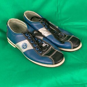 Cute vintage leather bowling shoes! Size 7